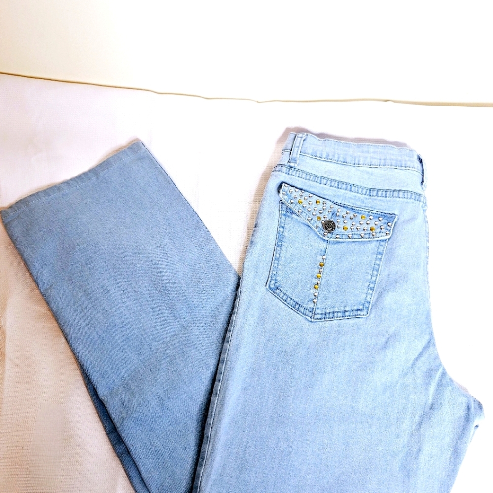 Bestow Brand "The Bling is in the Back" stone wash jeans size 14.